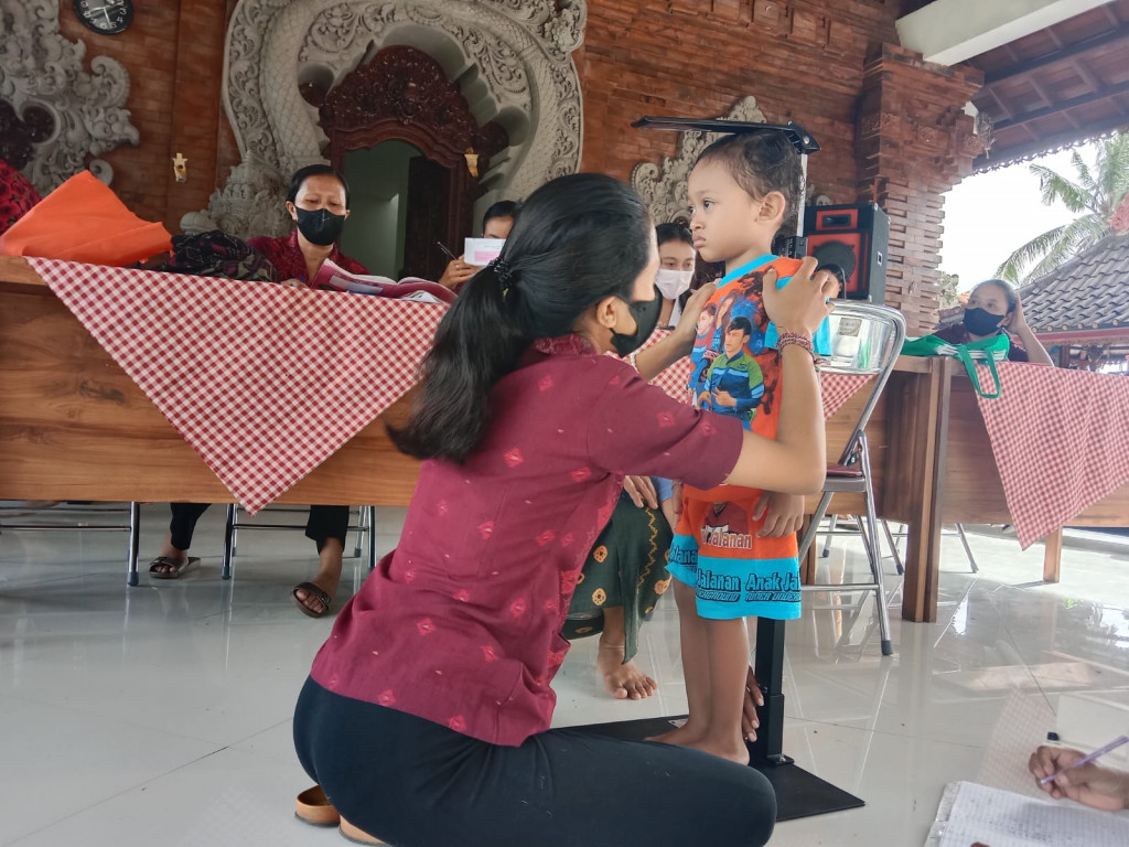 Pelaksanaan Posyandu Balita Guna Menunjang Program GARBASARI di Desa Kekeran